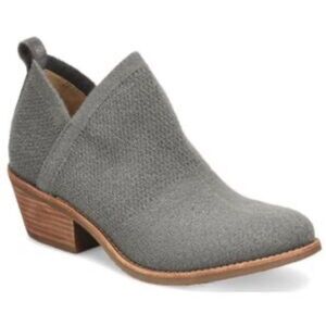 Great condition Sofft knit ankle boots